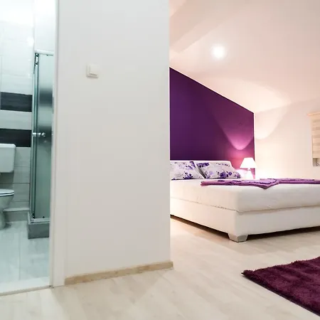 Minja Inn *